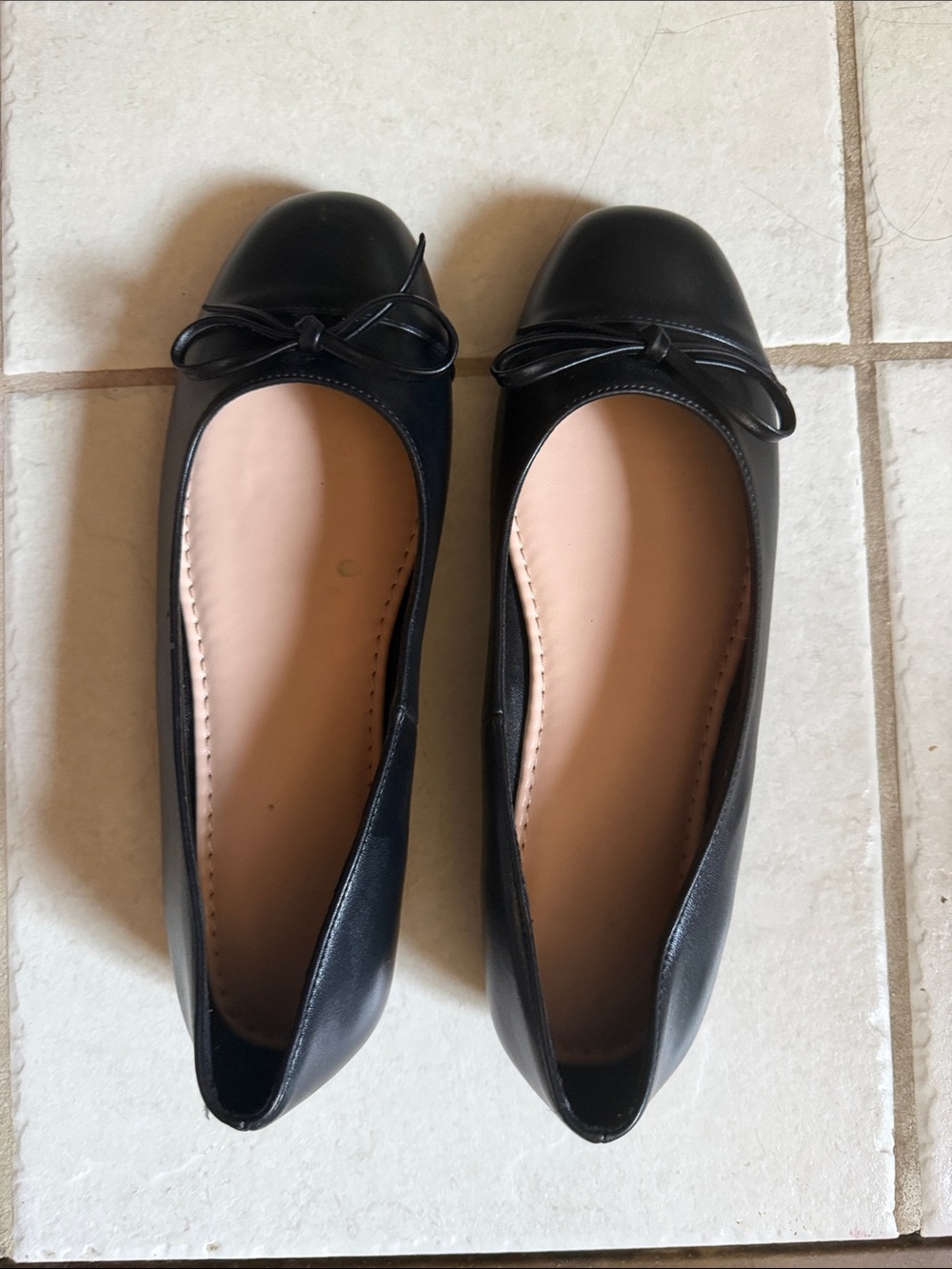 Classic Black Ballet Flats with Bow - Picture 2 of 4